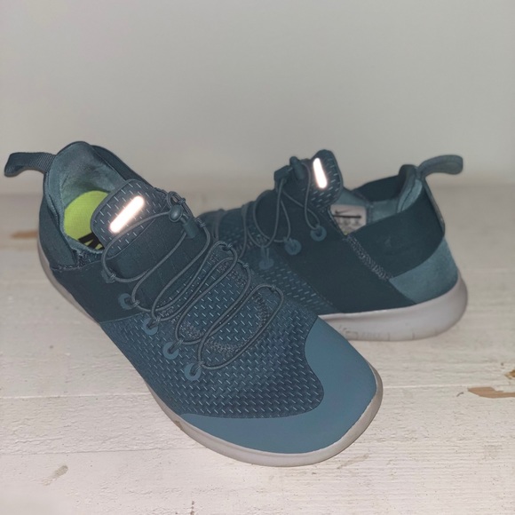 Nike Free Running Shoes - Picture 3 of 7